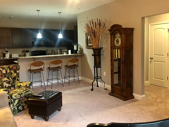 2nd image of 101 Country Meadow Ln #106