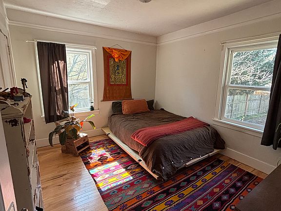3rd image of 9224 N Willamette Blvd
