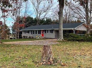 3330 9th Street Dr NE, Hickory, NC 28601