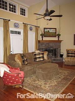 Plenty of space in the living area! : Lots of seating room for family time or entertaining!