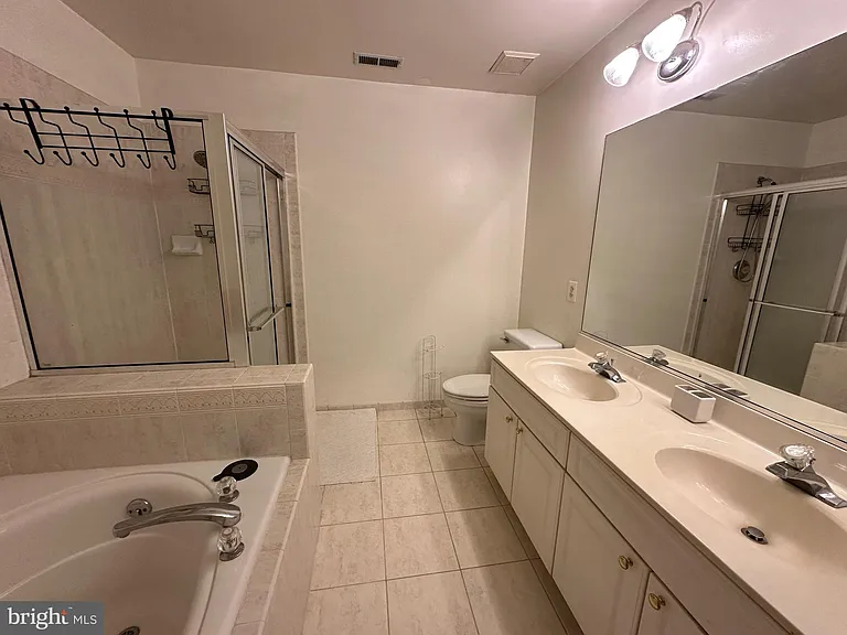 28405 Pinehurst Cir — Photo 20