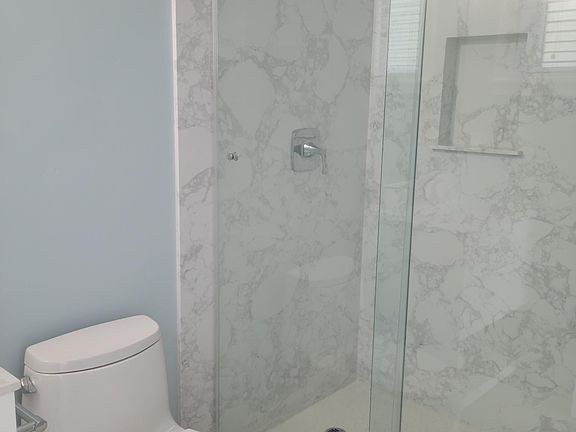 5th image of 627 Harvest Ln #B