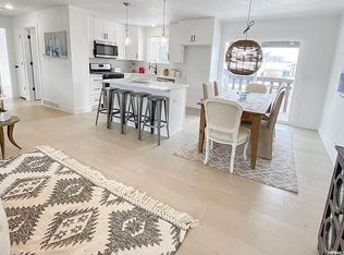 844 E Dry Creek Rd, Sandy, UT 84094