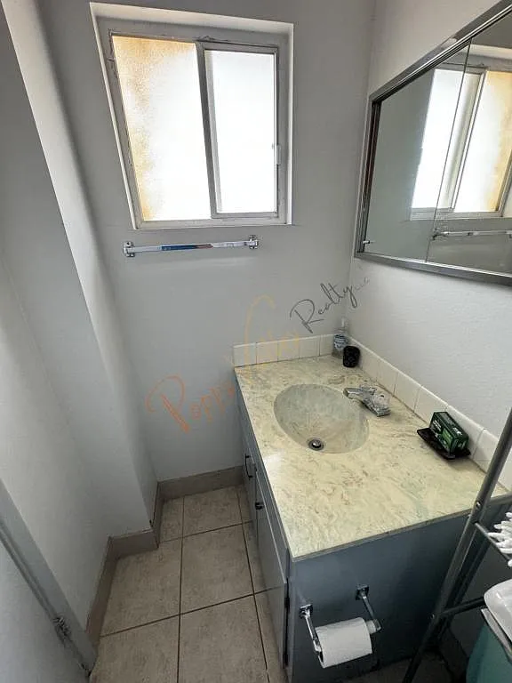 519 Hall St Unit 2 — Photo 3