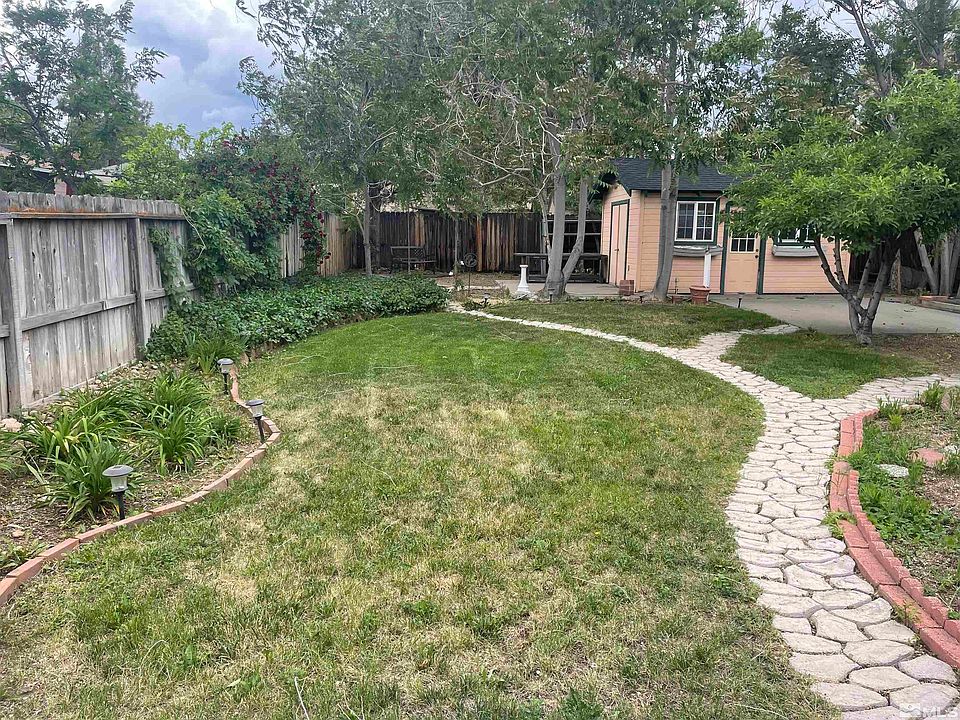 2nd image of 1605 Plumas St