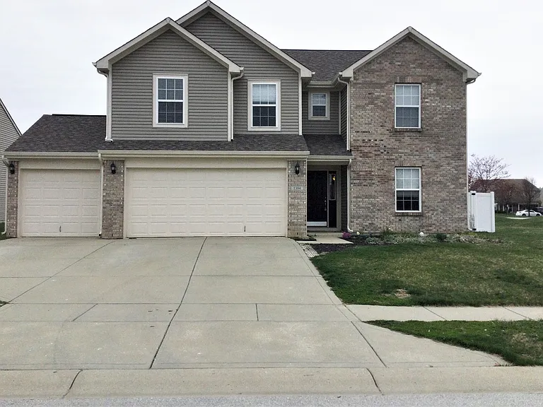 1304 Niagara Ln — Photo 1