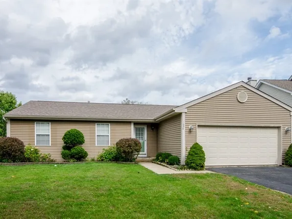 1030 Wembley Dr, Island Lake, IL 60042