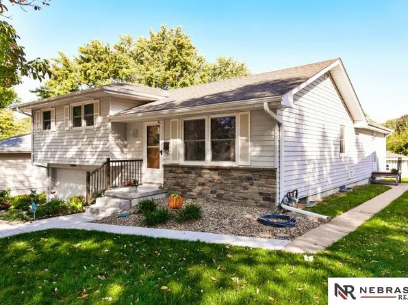 12238 T St, Omaha, NE 68137