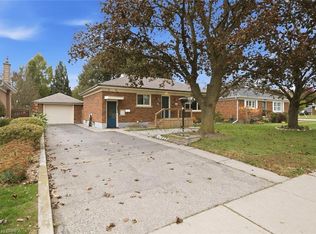 83 Fairview Dr, Brantford, ON N3R 2W8