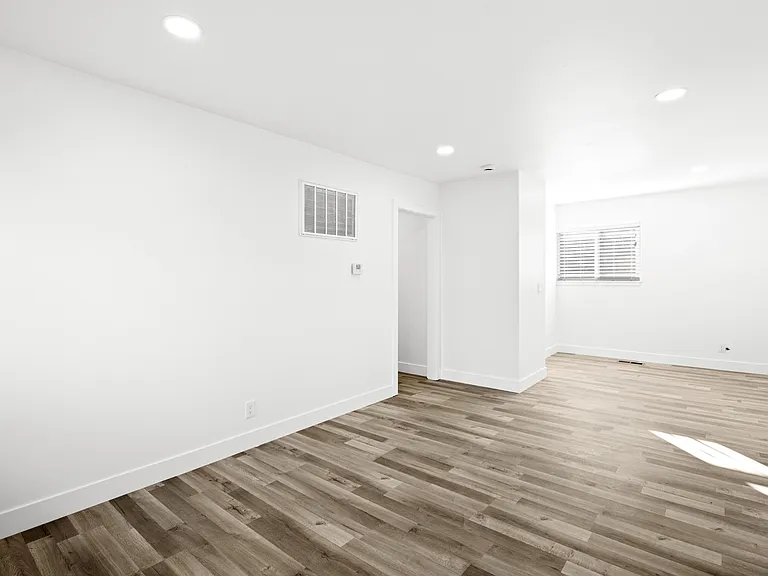26 W Girard Ave E — Photo 2
