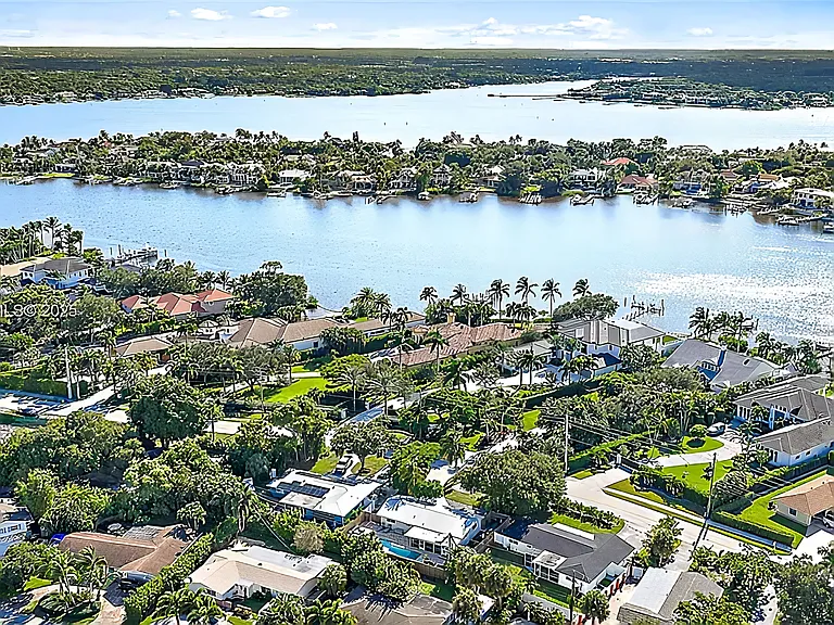 367 Riverside Dr — Photo 18