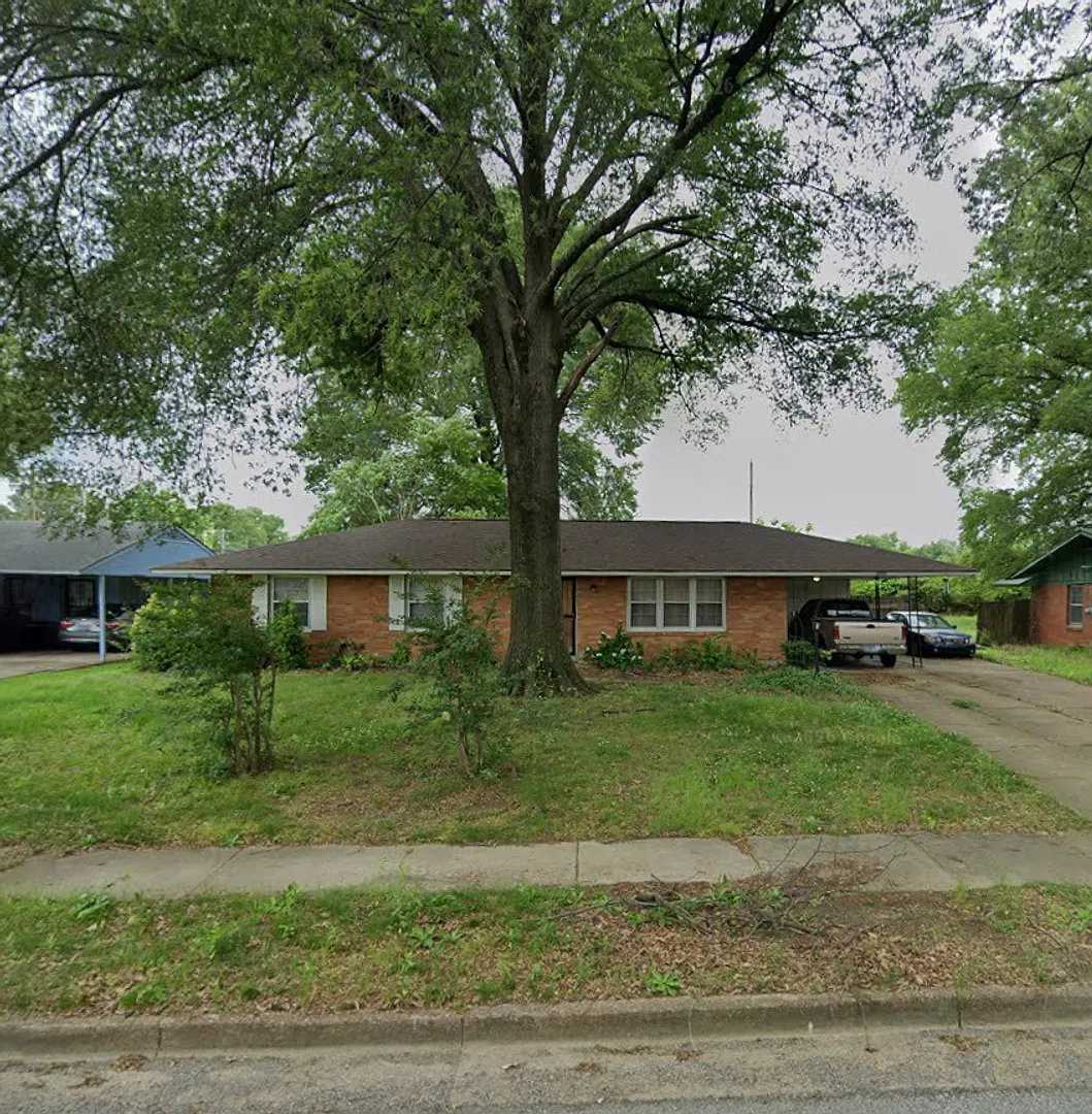 Welcome to 2003 North Big Bend Dr! — Photo 1