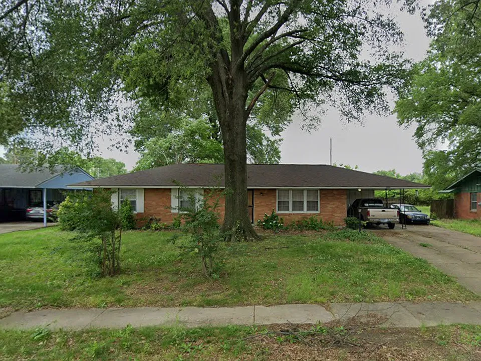 2003 N Big Bend Dr