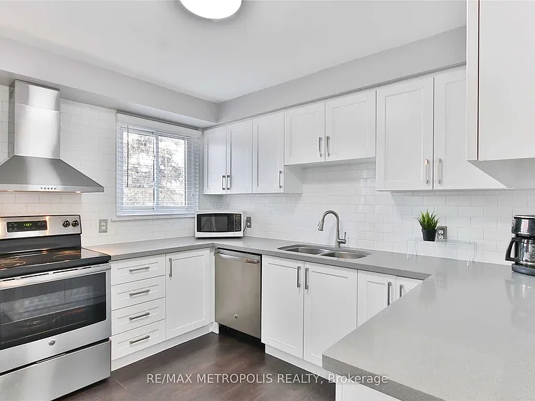 17 Clover Ridge Dr W #1 — Photo 10