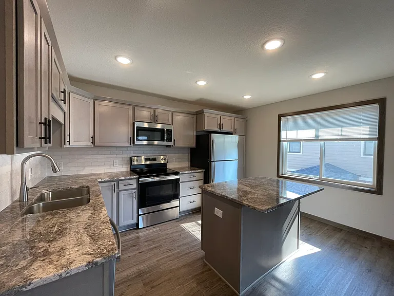 Gateway Place Apartments — Photo 83