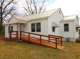 326 W Main St, Walnut Grove, MO 65770