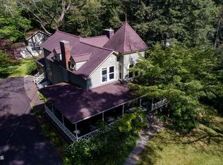 962 Saint Davids Ln, Niskayuna, NY 12309