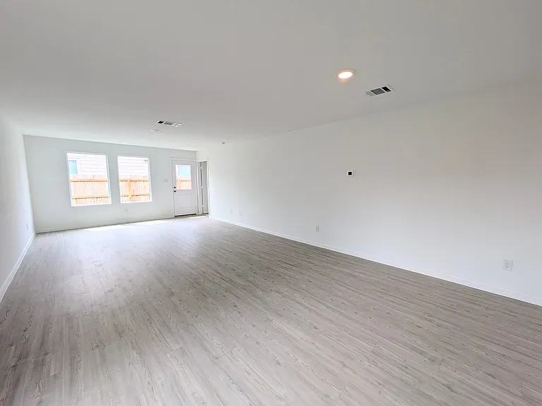 2448 Lost Creek Rd — Photo 14