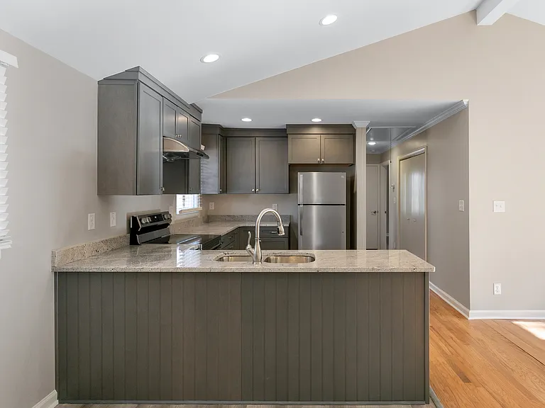 1312 Goodwin Rd — Photo 11