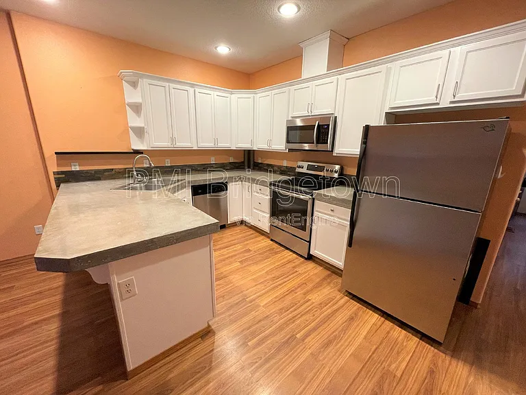 4325 SE 79th Ave — Photo 4