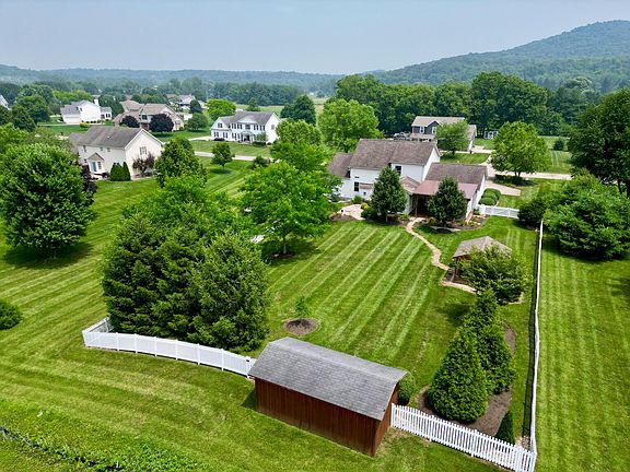 4th image of 322 Mountainview Dr
