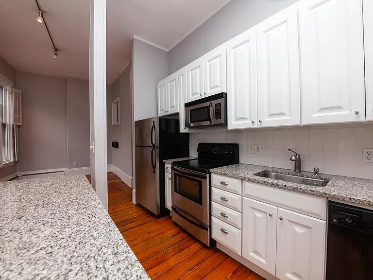73 Main St #7 — Photo 3