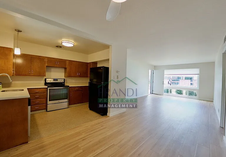 1032 Los Gamos Rd #D — Photo 2