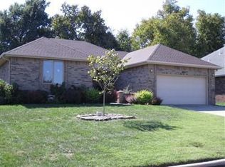 1106 E National Place Blvd, Springfield, MO 65810