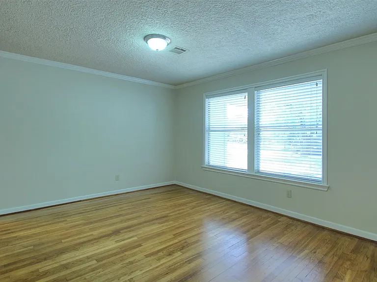 1322 Curtin St — Photo 12