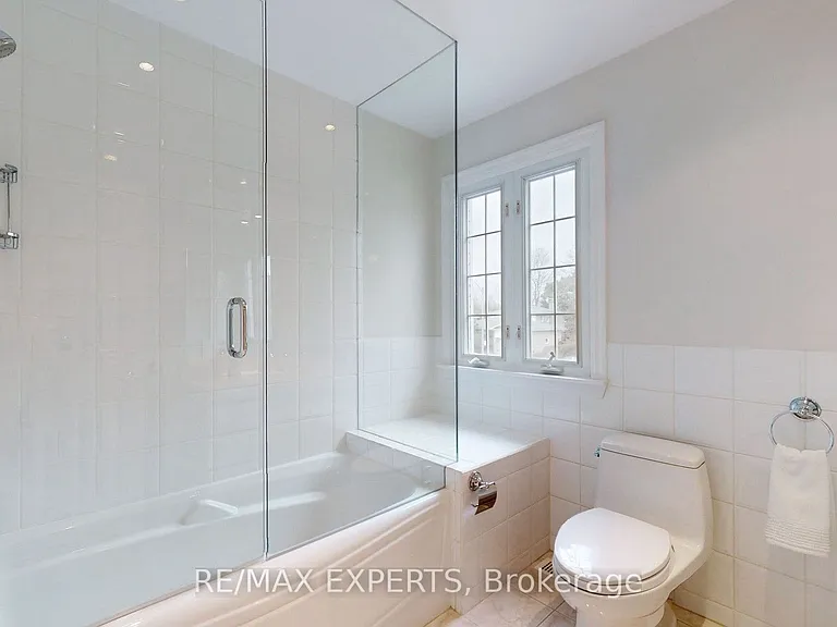 187 Cassandra Blvd — Photo 27