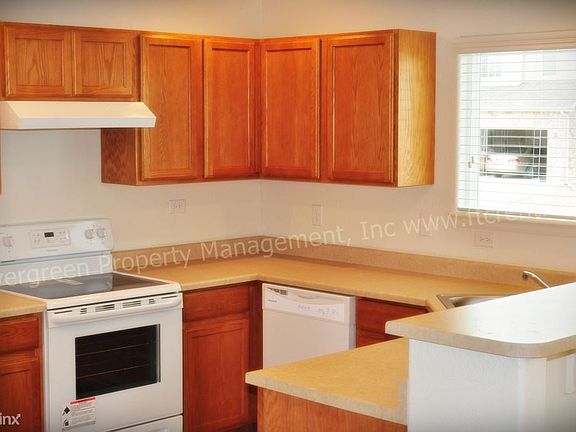 4th image of 910 Glenbrook Ct