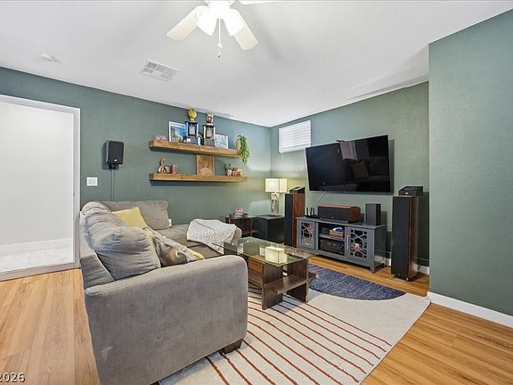 4th image of 4221 Esmeralda Ave