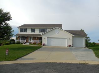 415 10th Ct NW, Byron, MN 55920