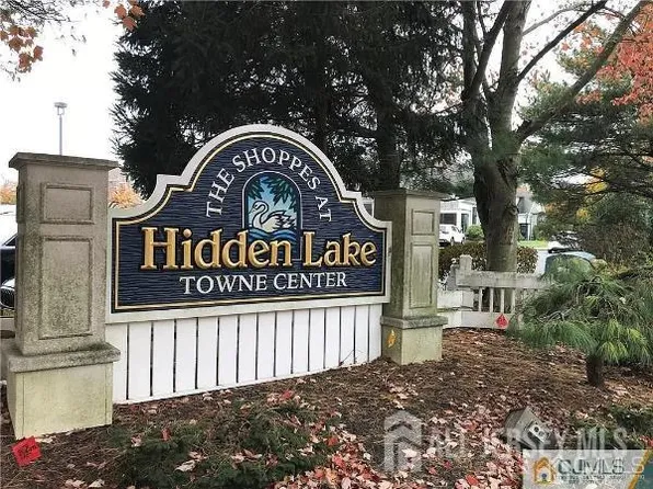 161 Willowbrook Dr, North Brunswick, NJ 08902