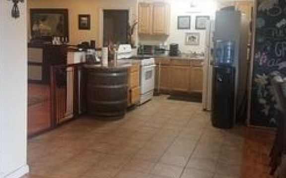 4th image of 4811 N De Lay Ave