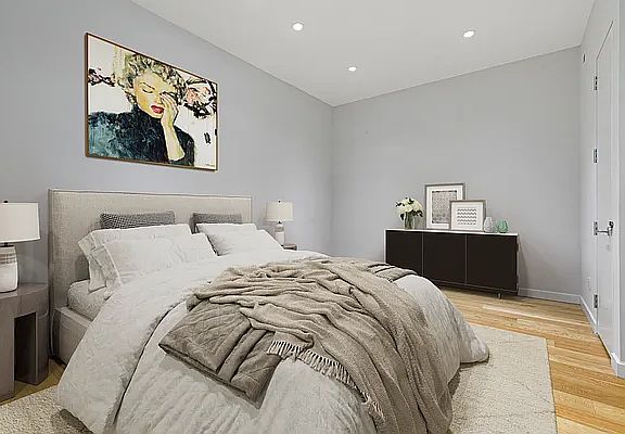 3rd image of 2728 Thomson Ave Unit 332