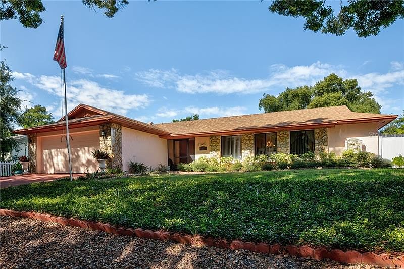 1st image of 33 Sweetwater Creek Cir