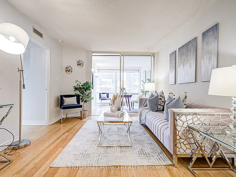1001 Bay St #1506 — Photo 2