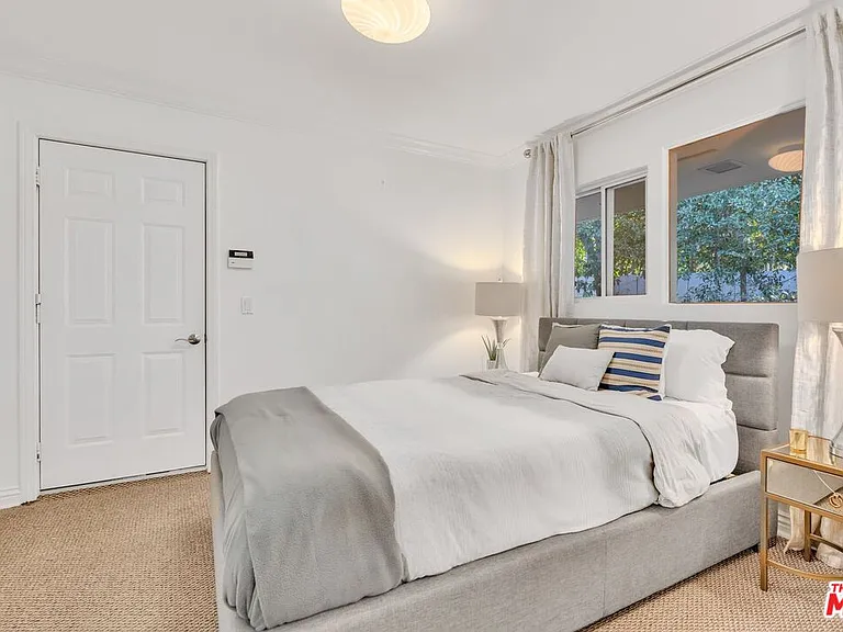 2177 Summitridge Dr — Photo 32