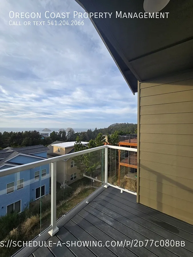 Ocean View 3-Level Home! — Photo 3