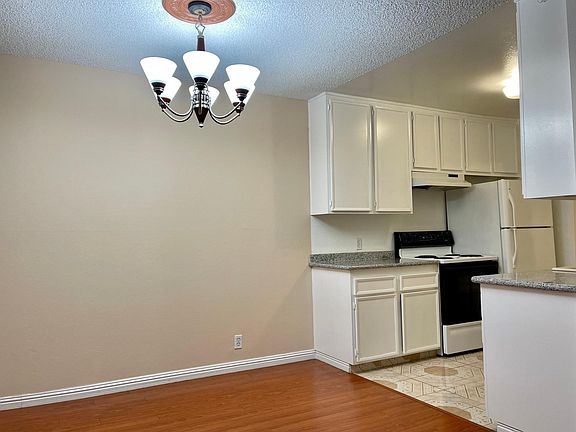 5th image of 3523 S Norton Ave #224