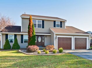 1265 Westport Rdg, Crystal Lake, IL 60014