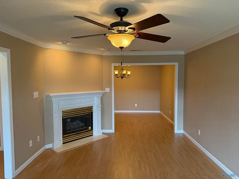 1524 Forestview Dr SW — Photo 4