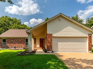 12289 Autumn Hill Dr, Maryland Heights, MO 63043