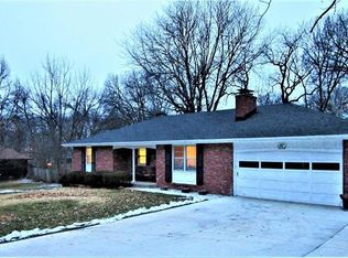 5206 N Old Pike Rd, Gladstone, MO 64118