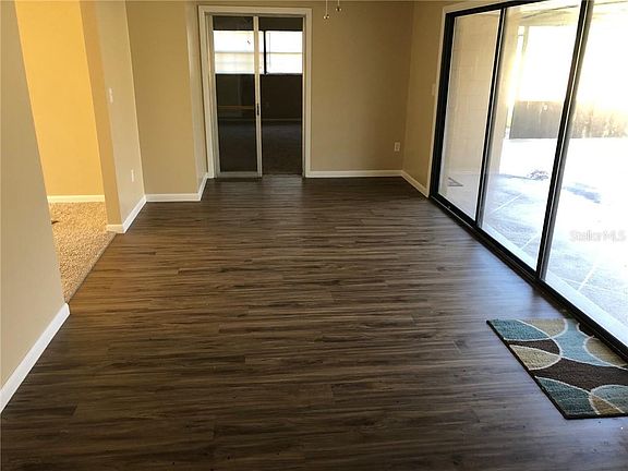 2nd image of 900 Hillcrest Ave
