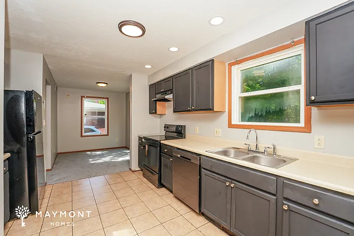 1305 Superior Ave — Photo 10