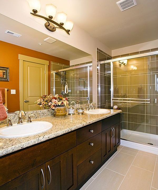 Dual masters have granite, marble and tile