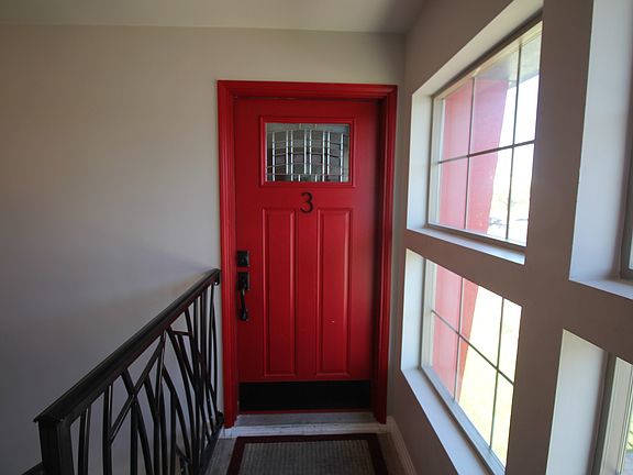 3rd image of 425 S 10th St APT 3