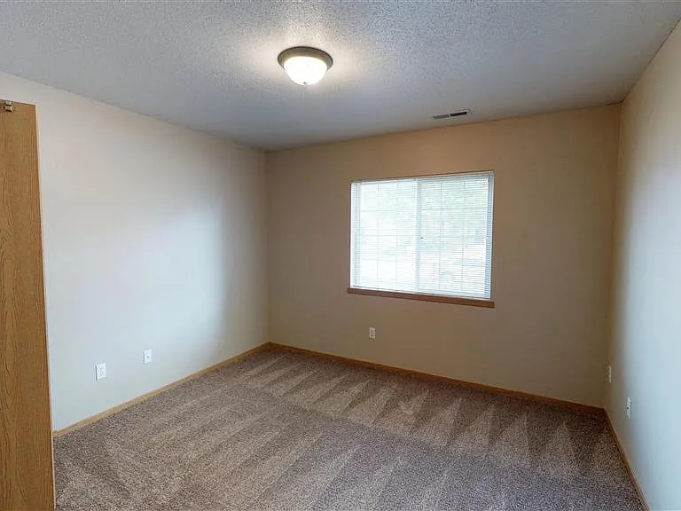 Oakmont Estates — Photo 9
